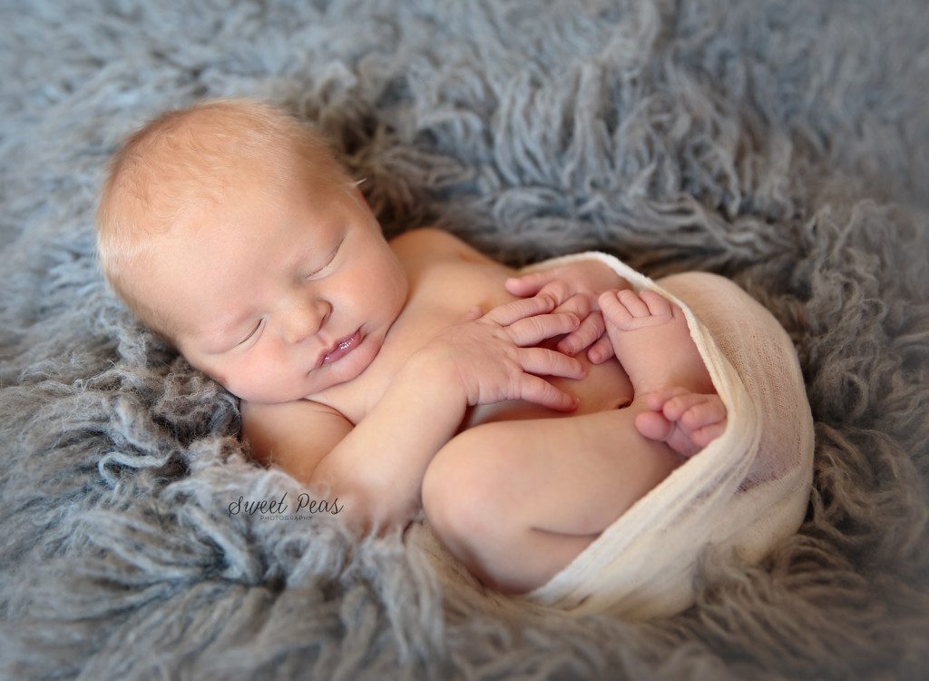 Flokati and wrap newborn shot
