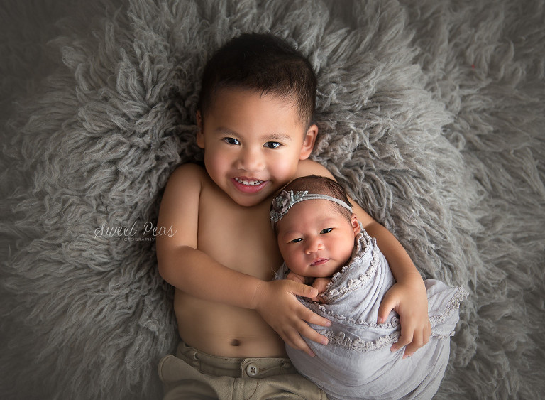 Kingman Arizona Newborn Photographer sibling pose