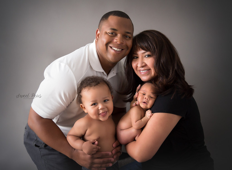 Kingman, Arizona Newborn Photographer family pose