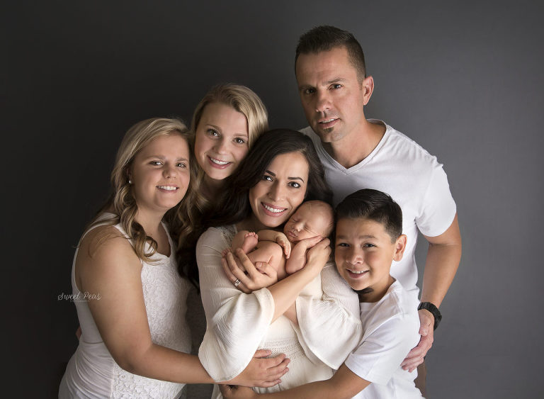 Kingman's best newborn photographer family pictures