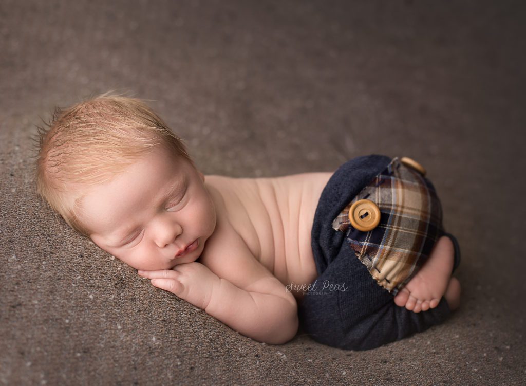 Kingman AZ Newborn Photographer 2 week old baby